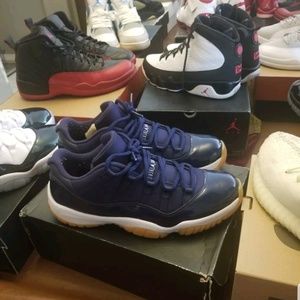 Jordan 11 navy